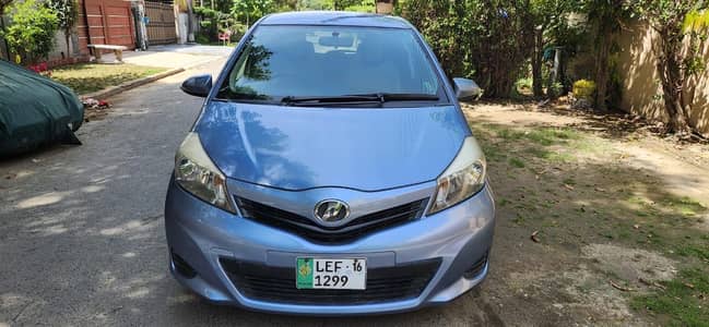 Toyota Vitz 2016 (Total Genuine Urgent Sale)