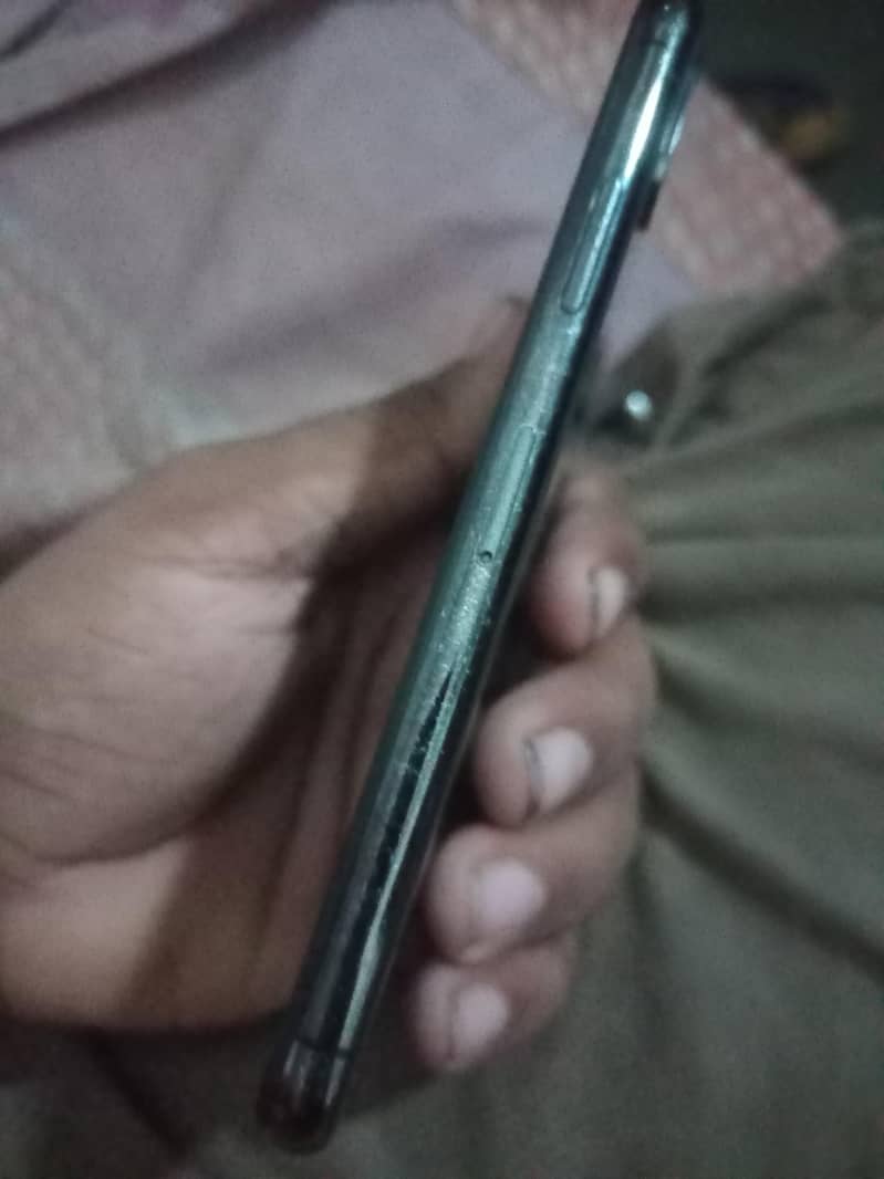 Apple iPhone X 3