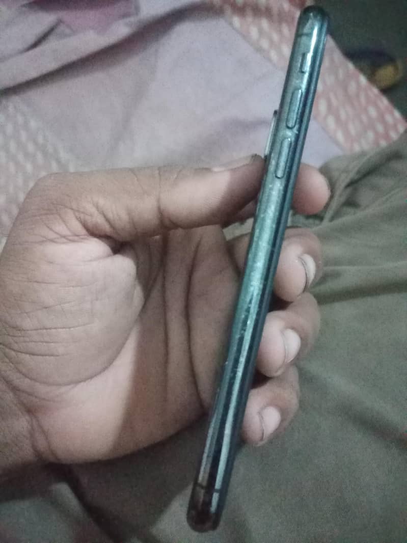 Apple iPhone X 5
