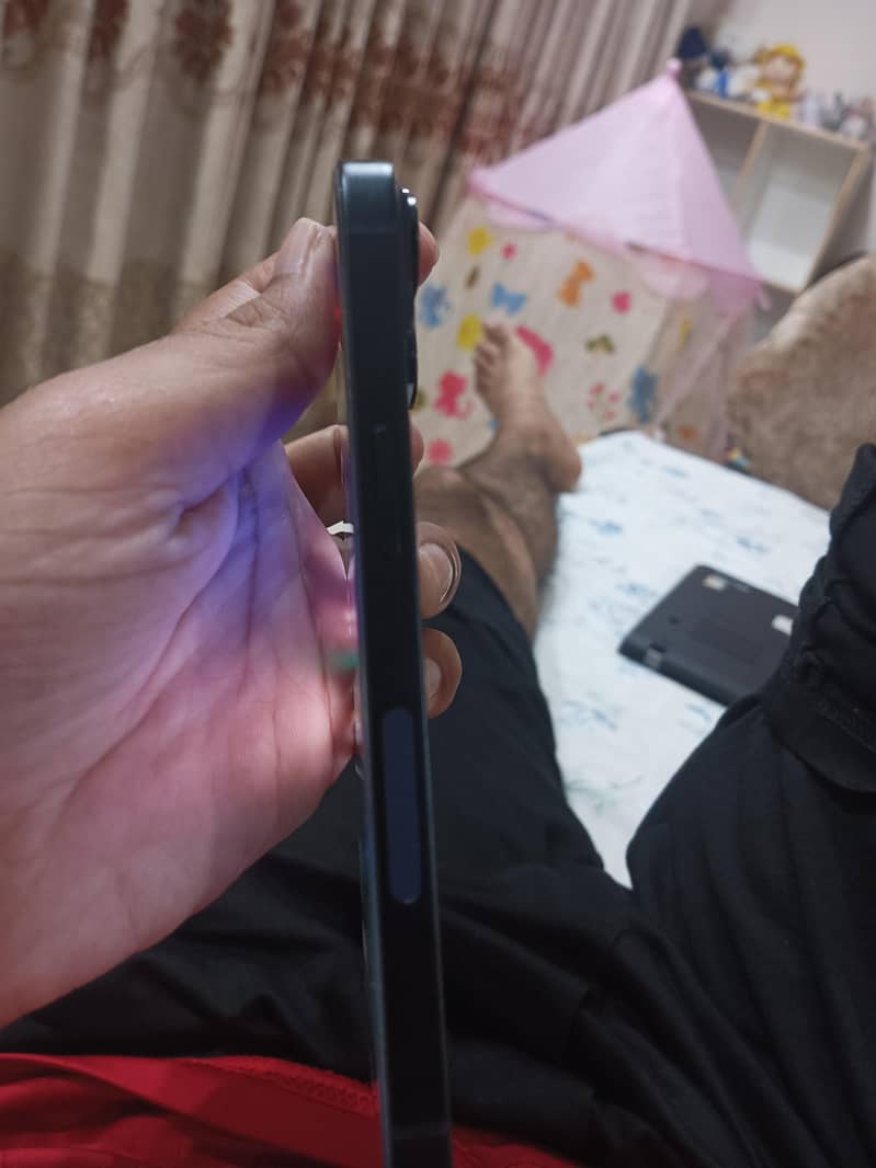 Apple iPhone 14 3