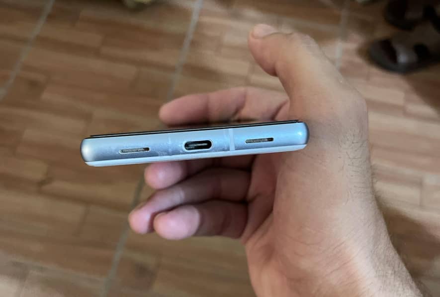 Google Pixel 7a 5