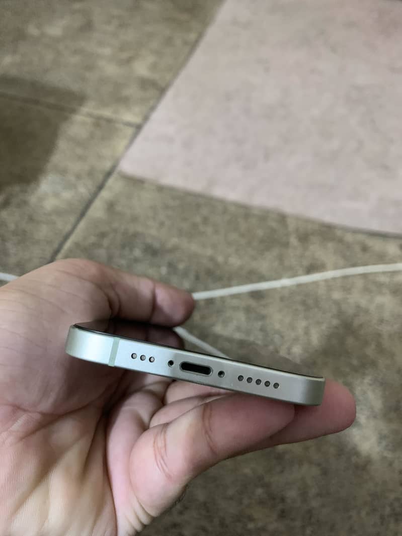 Apple iPhone 12 6