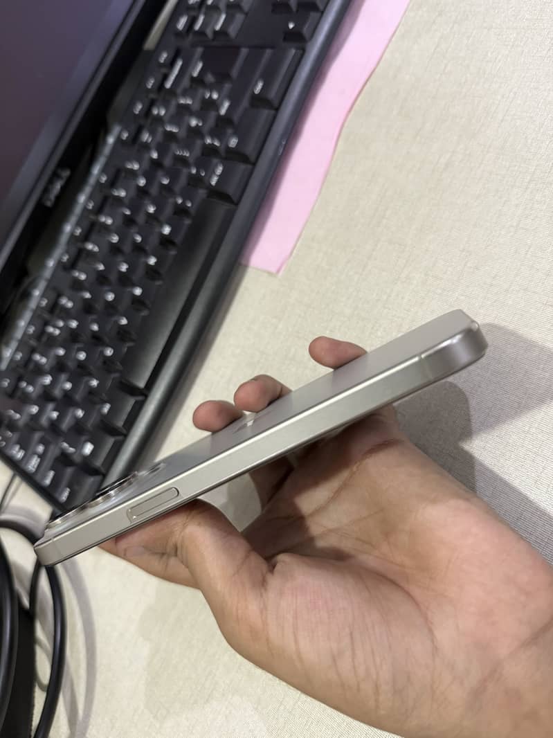 Apple iPhone 15 Pro Max 1