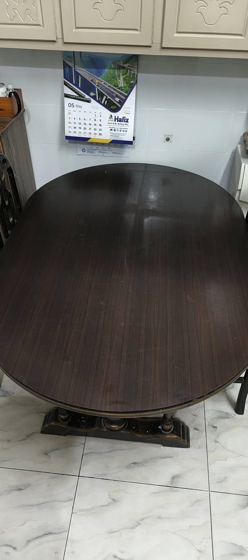 Oval shaped dining table 0