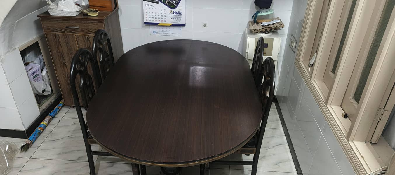 Oval shaped dining table 2