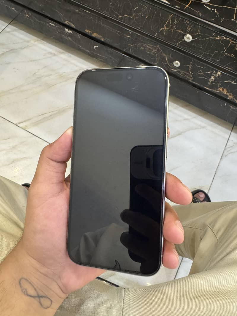 iPhone 15 Pro JV 1