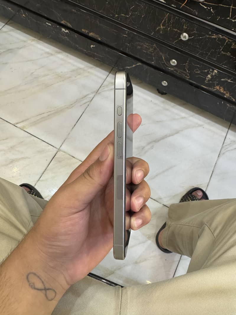 iPhone 15 Pro JV 3