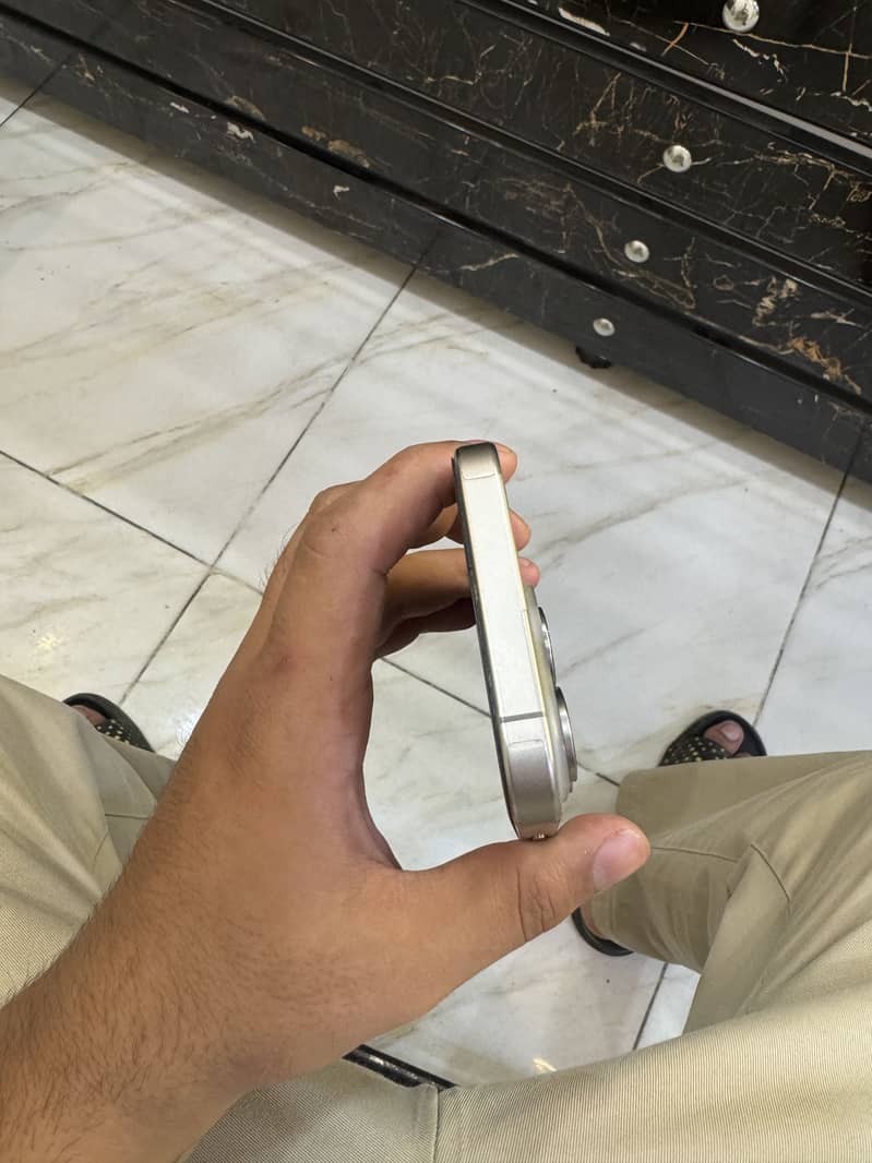 iPhone 15 Pro JV 4