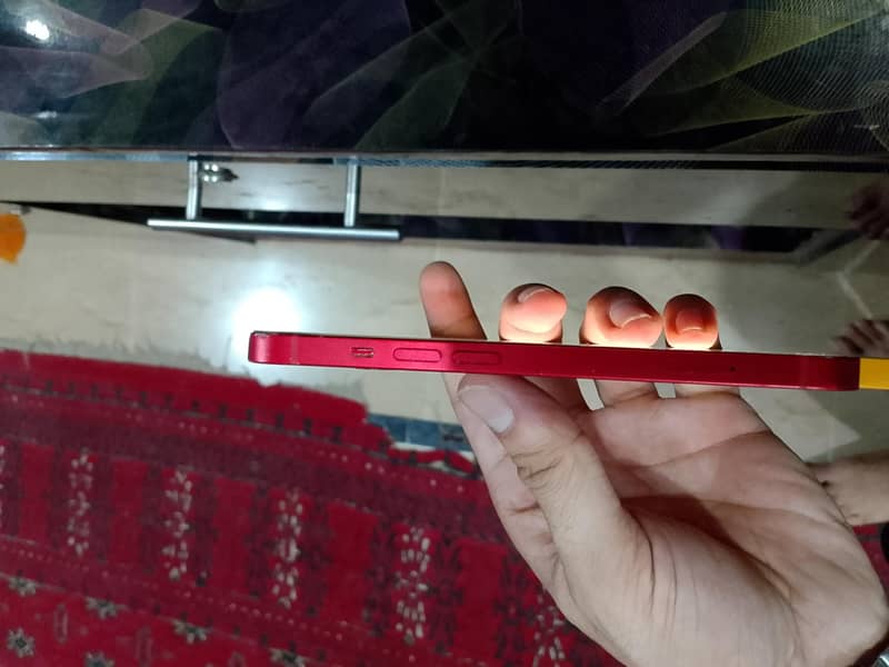 Apple iPhone 13 2