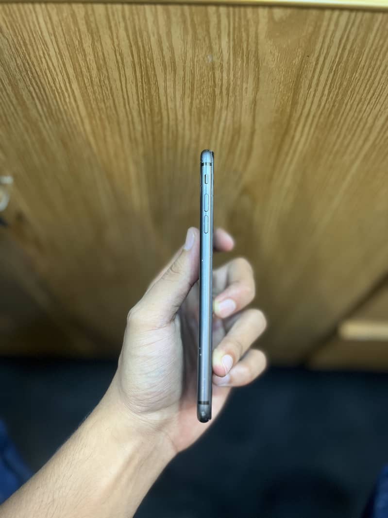 Apple iPhone 8 Plus 0