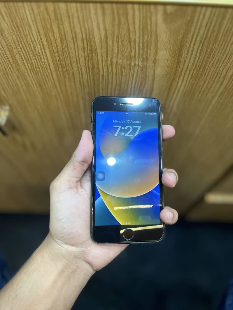 Apple iPhone 8 Plus 2