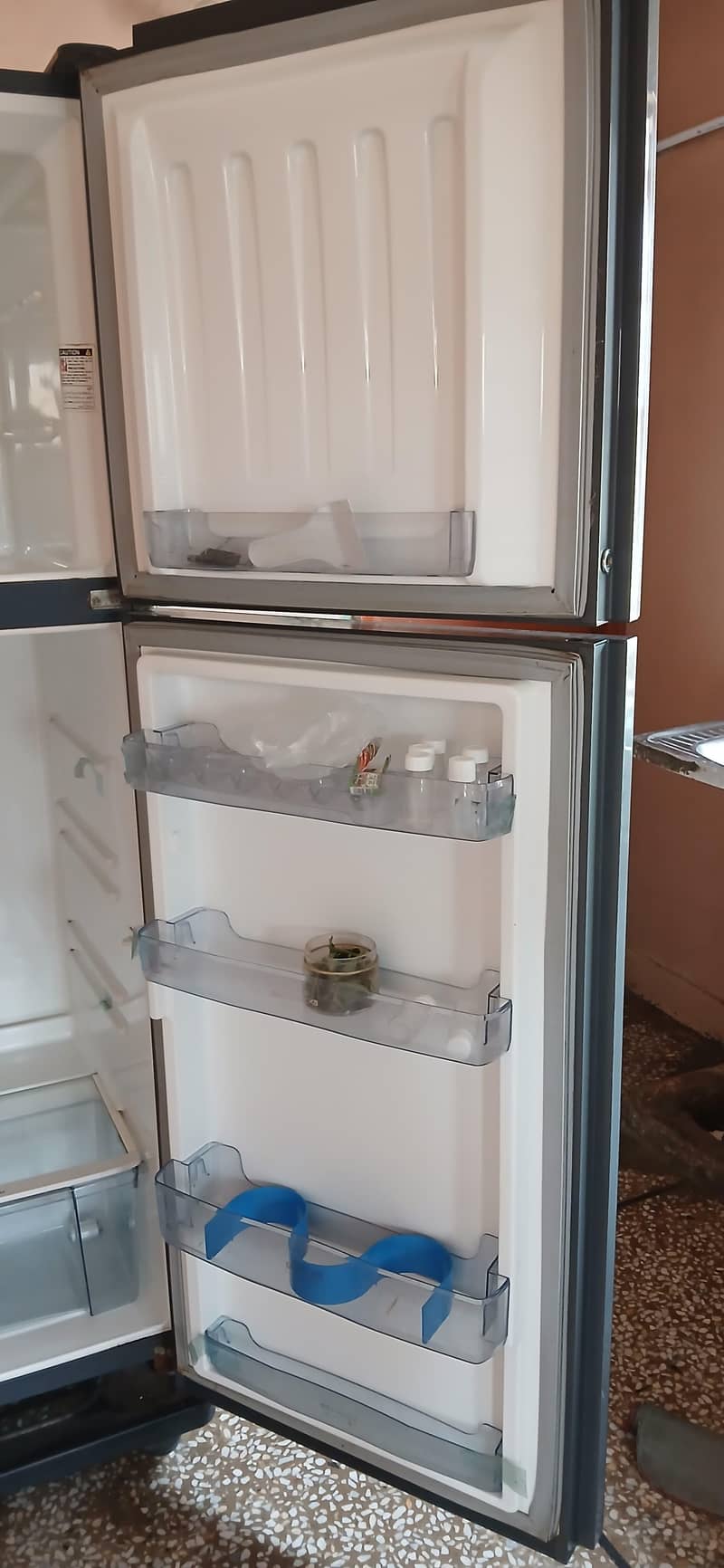 gree fridge 4