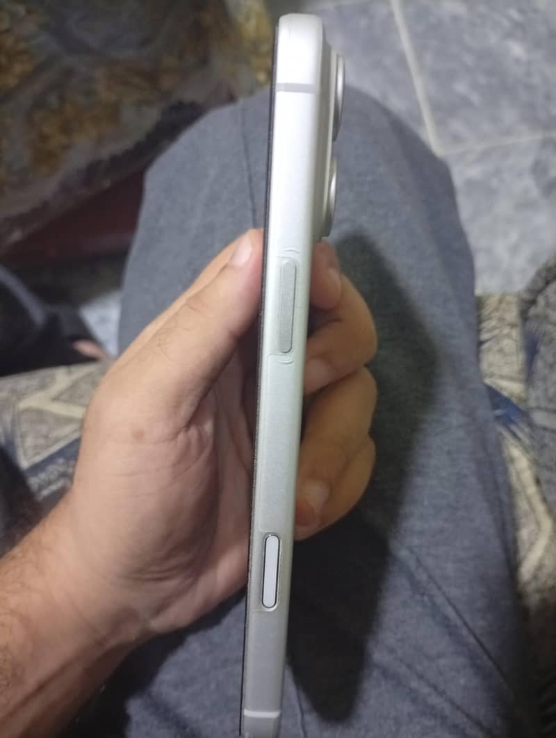 Apple iPhone 17 Pro Max 2