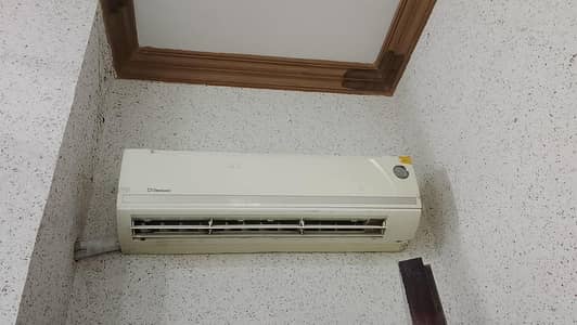 Dawlance Split non inverter AC
