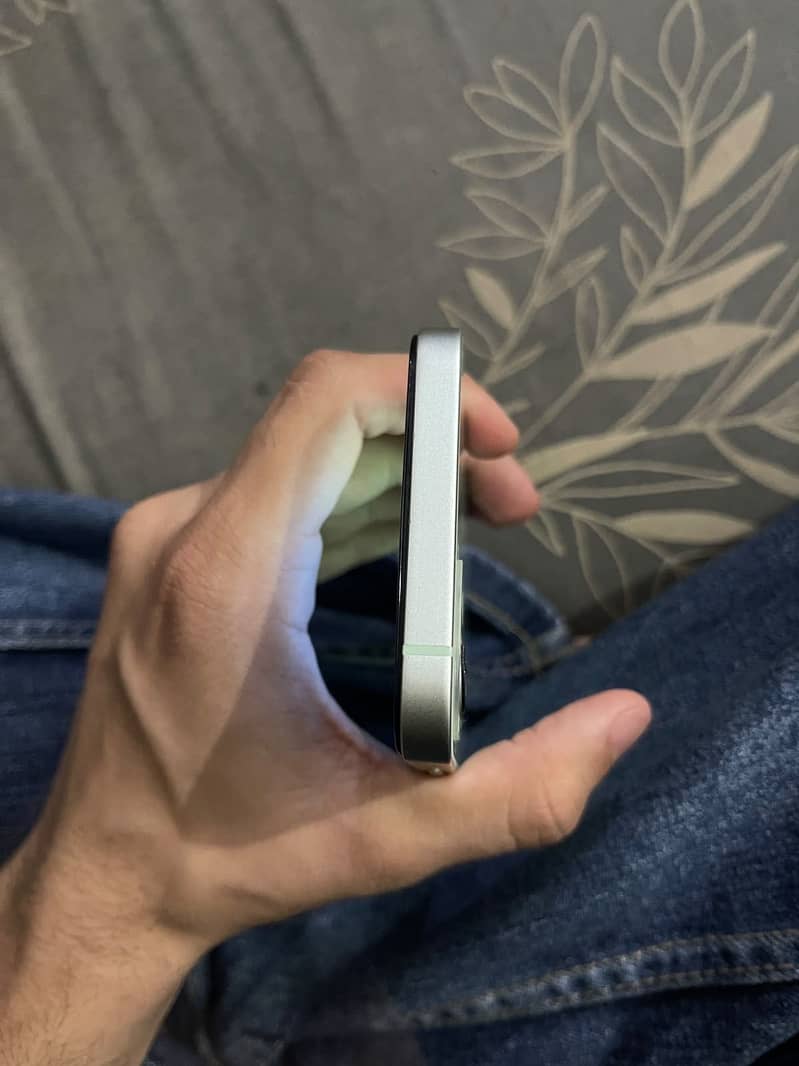 Apple iPhone 12 3