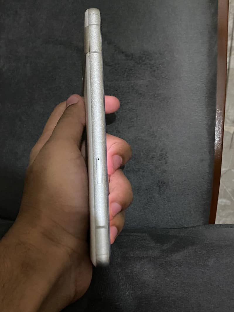 Google Pixel 7a 2