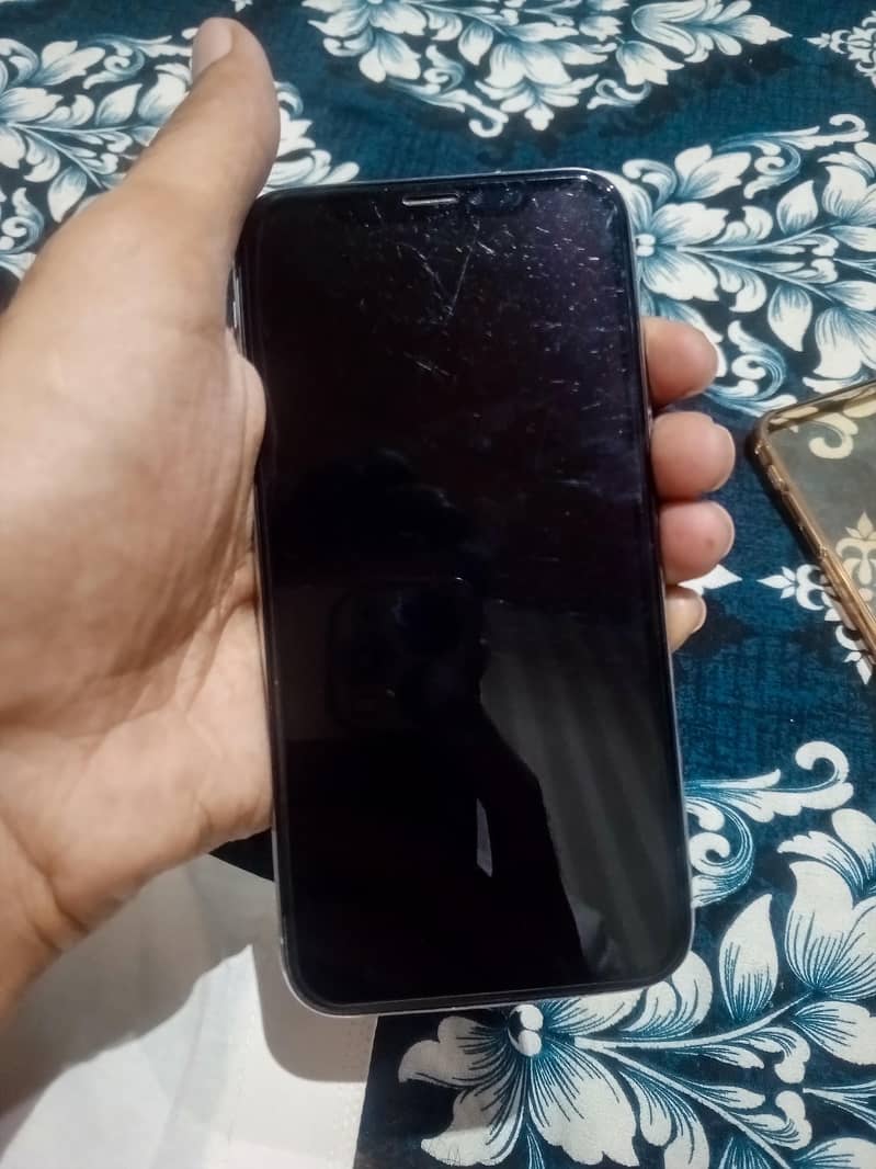 Apple iPhone X 4