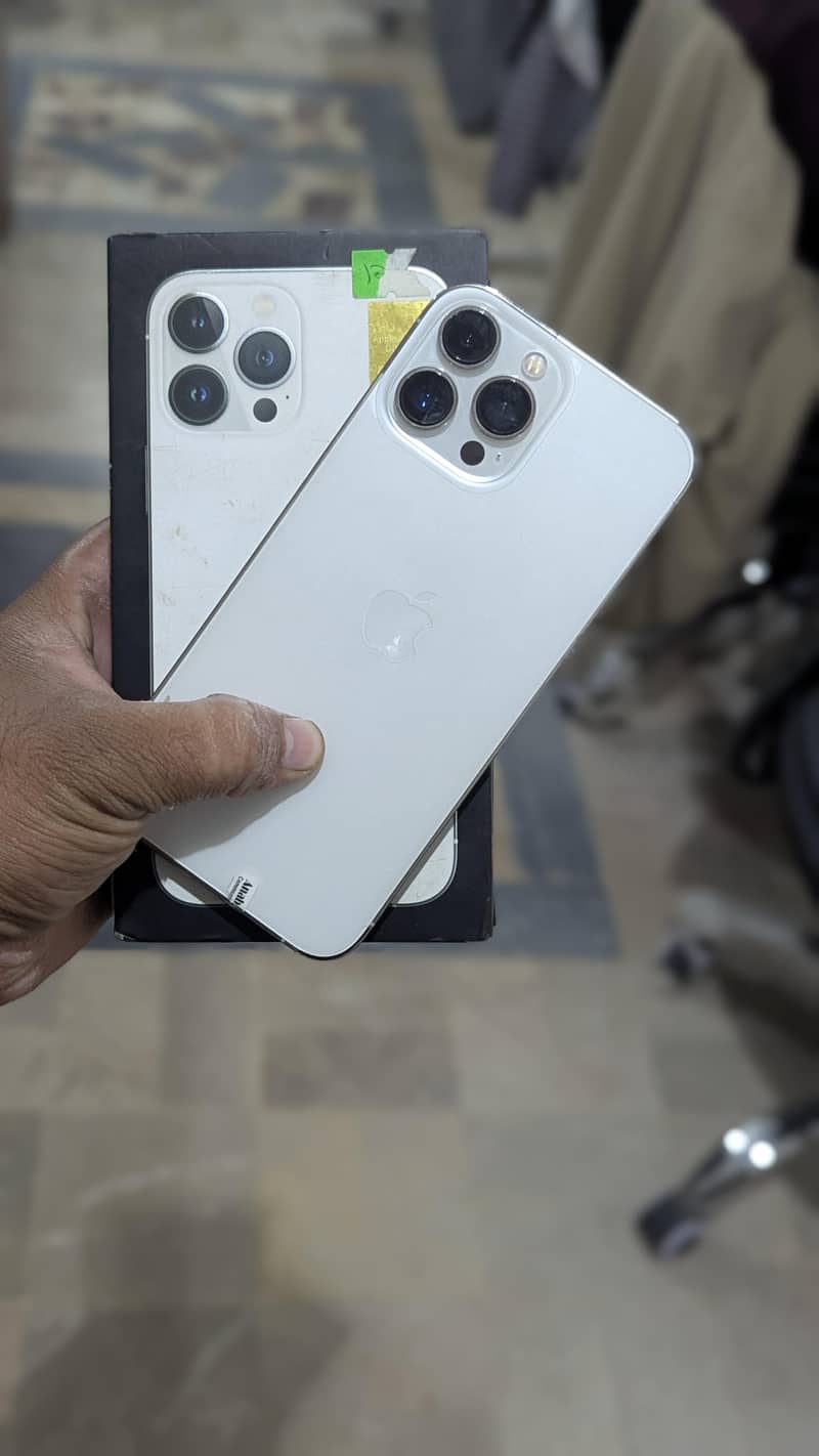 Apple iPhone 13 Pro Max 0