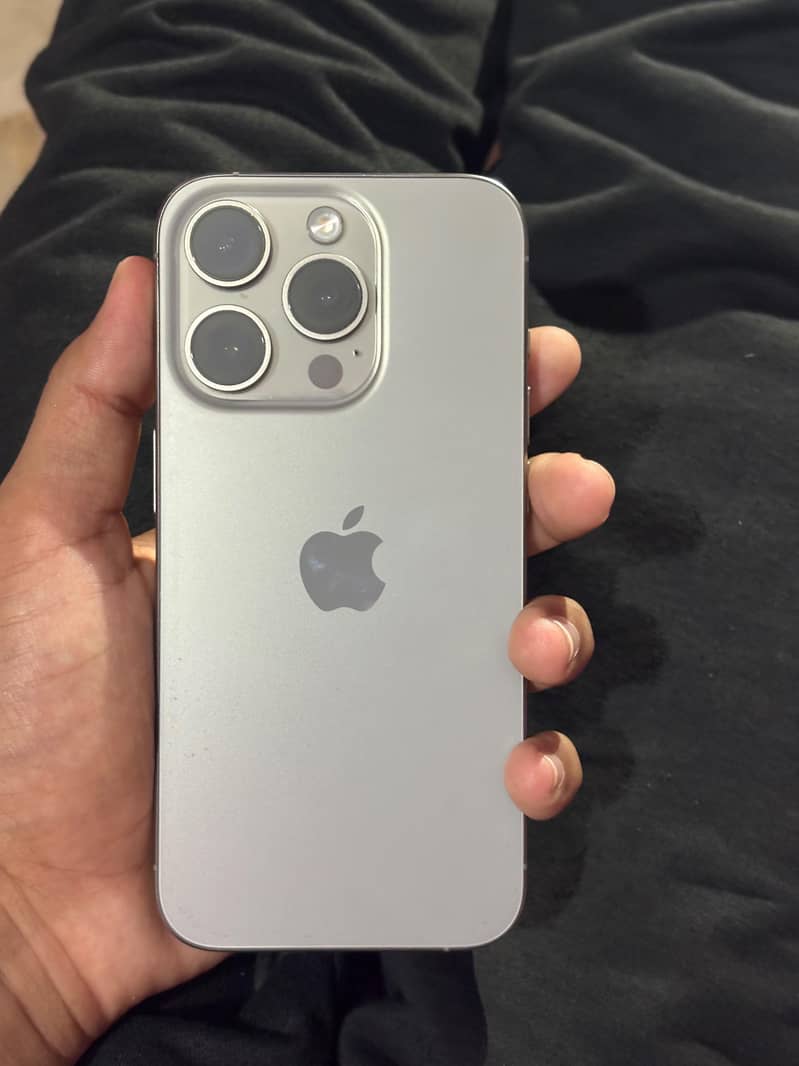 Apple iPhone 15 Pro 3