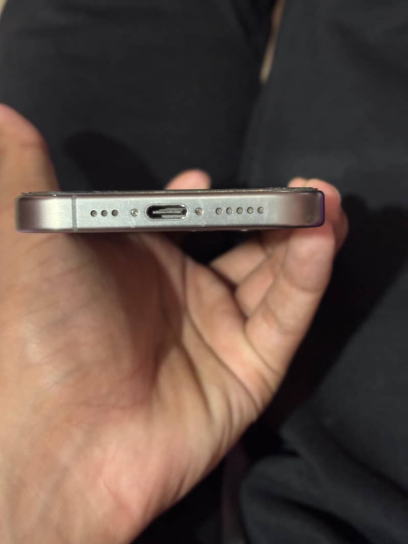 Apple iPhone 15 Pro 4