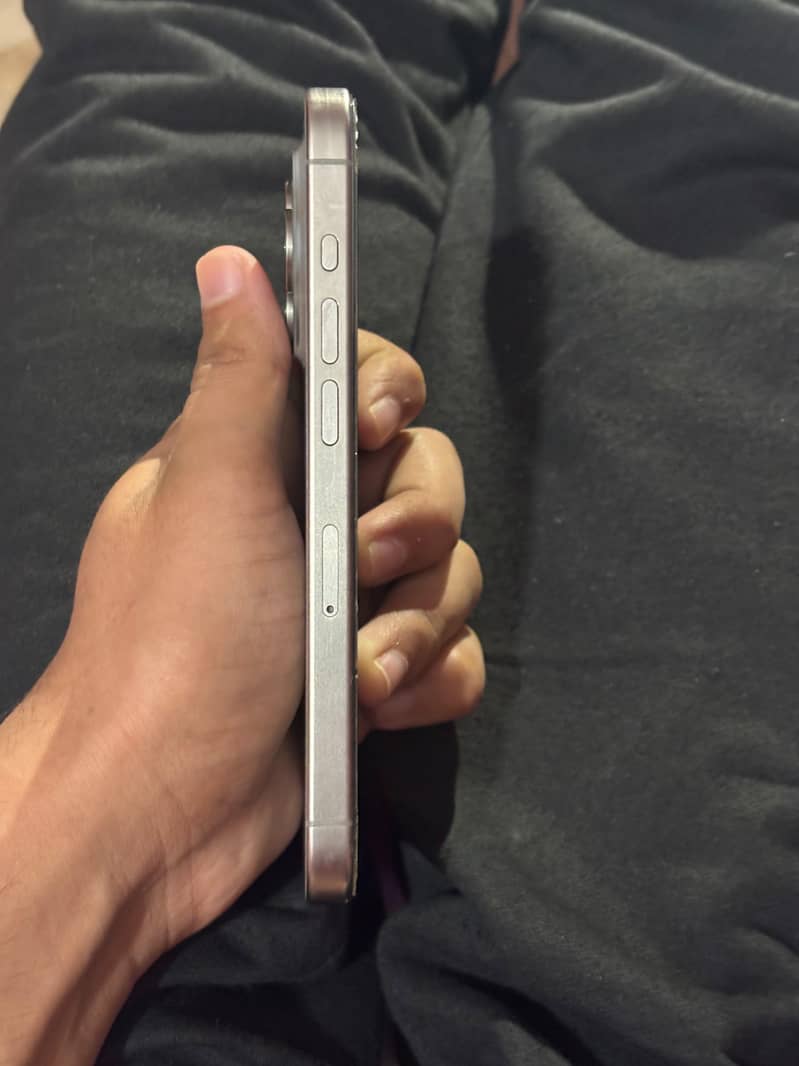 Apple iPhone 15 Pro 7