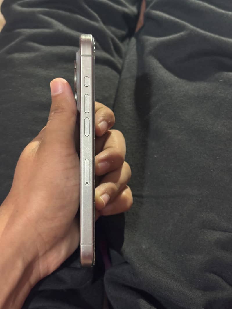 Apple iPhone 15 Pro 9