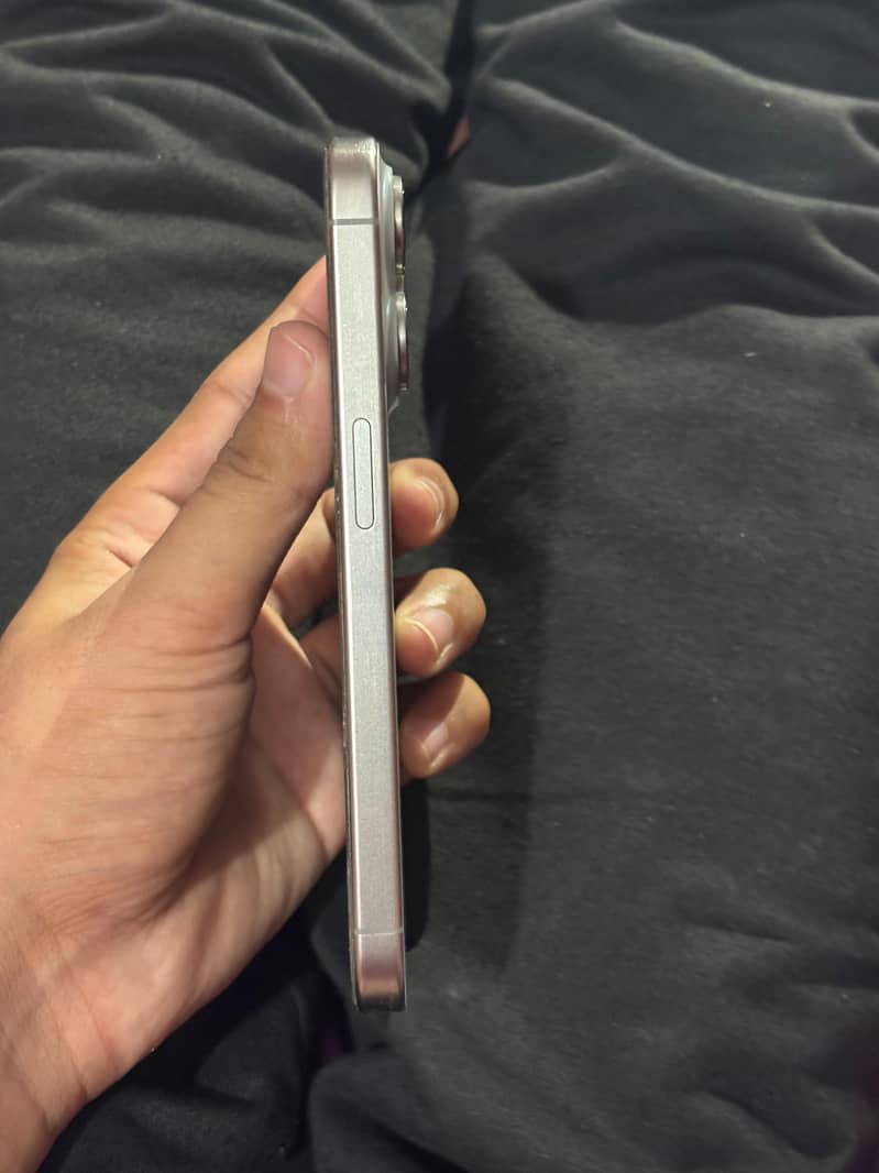 Apple iPhone 15 Pro 13