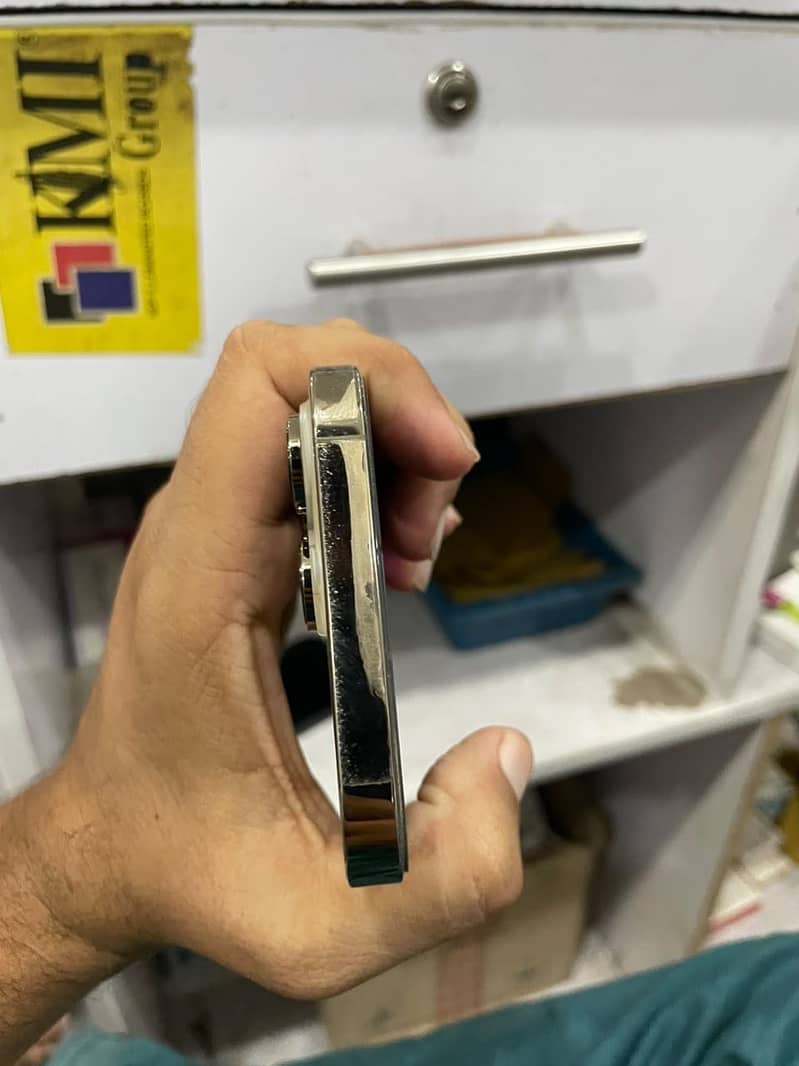 Apple iPhone 14 Pro Max 1