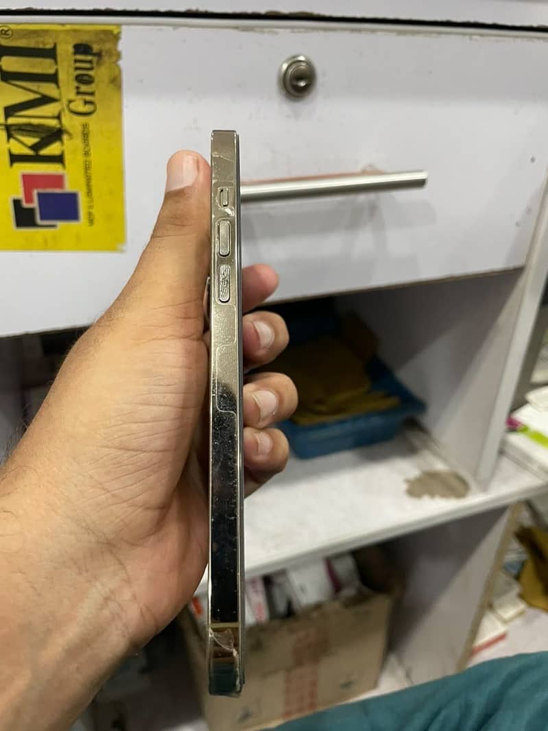 Apple iPhone 14 Pro Max 2