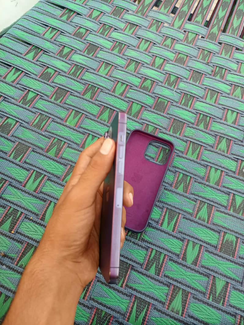 Apple iPhone 14 Pro Max 8