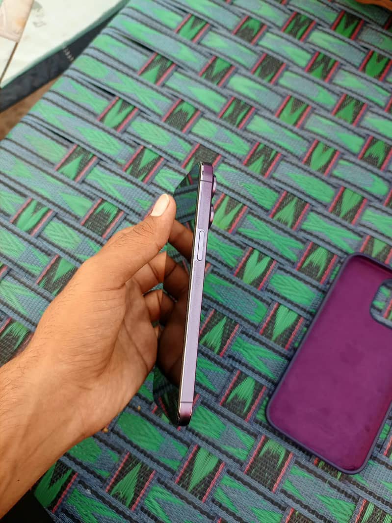 Apple iPhone 14 Pro Max 15