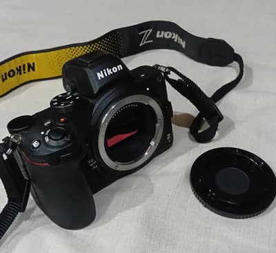 Nikon Z5, full frame mirror less Camera  body, e excellent condition