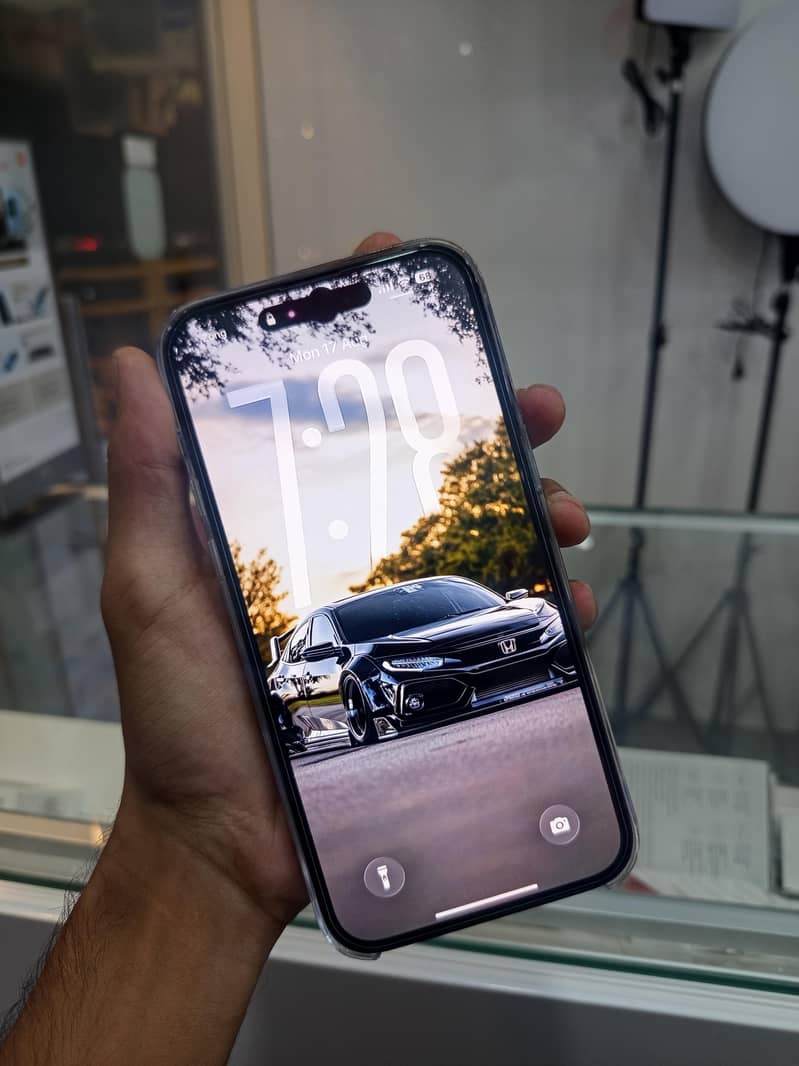 Apple iPhone 14 Pro Max 1