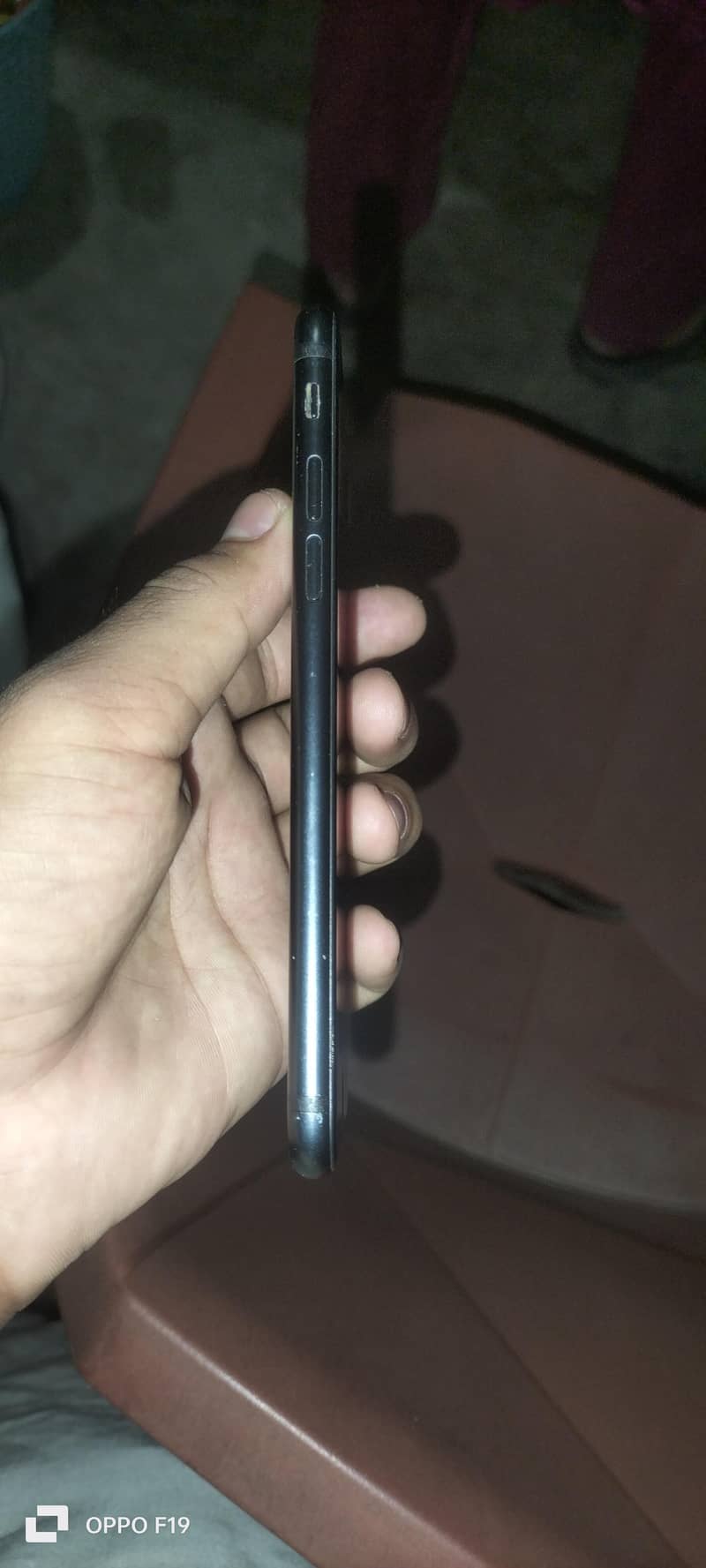 Apple iPhone 7 2