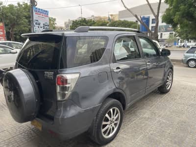 Terious 7 seater Daihatsu Toyota