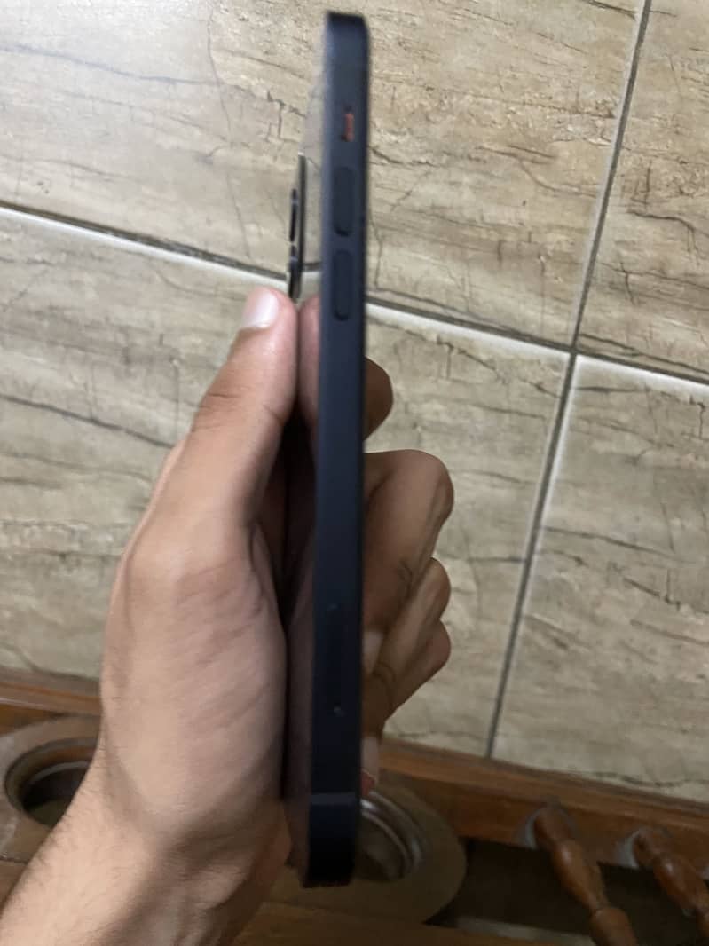 Apple iPhone 12 3