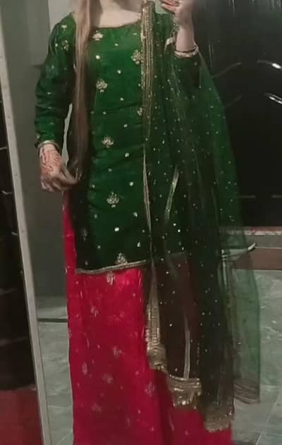 green dress