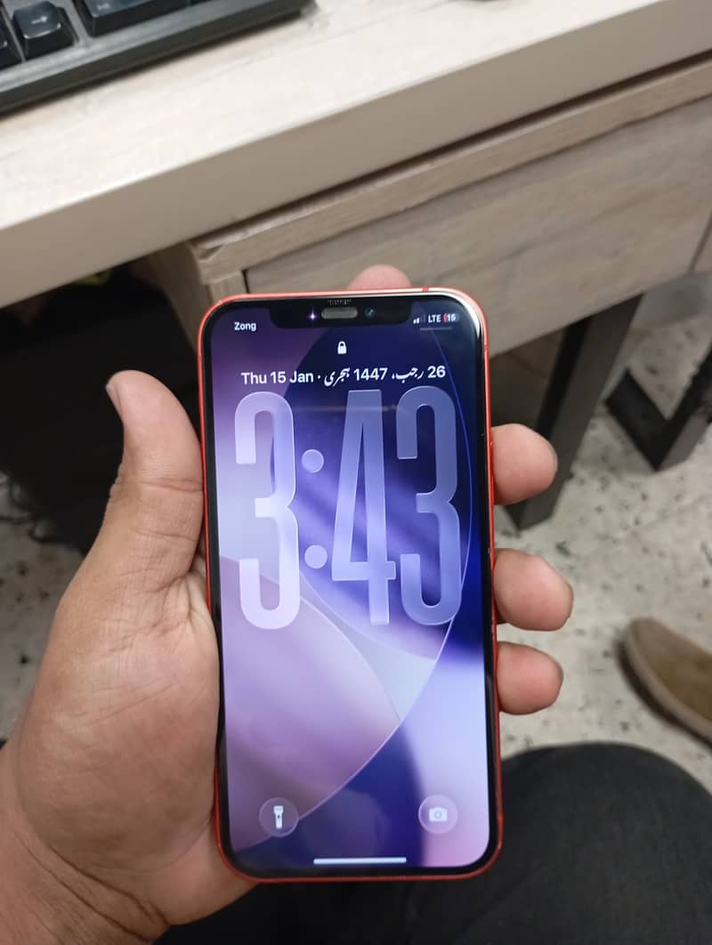 Apple iPhone 12 4