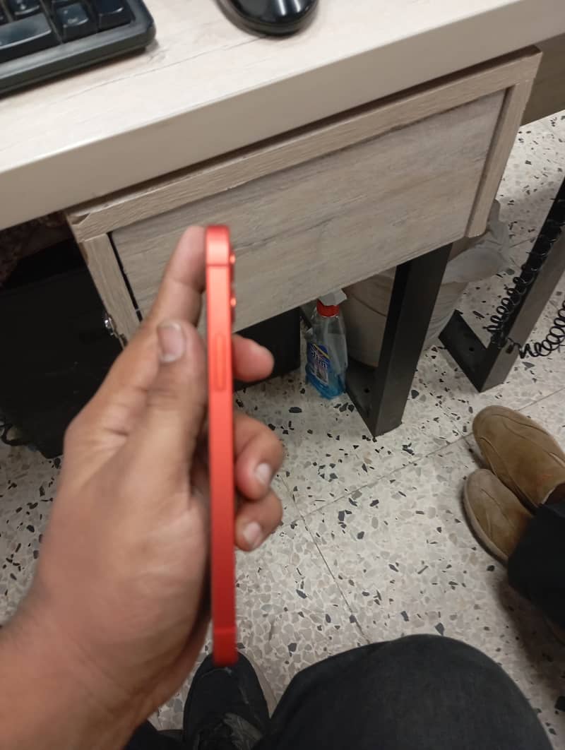Apple iPhone 12 6