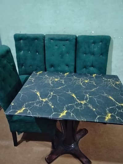 dinning table with 6 chairs