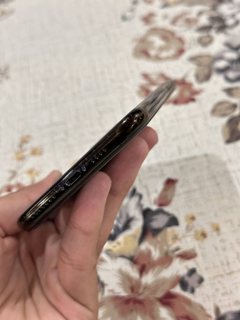 iPhone 11 Pro Max JV 6
