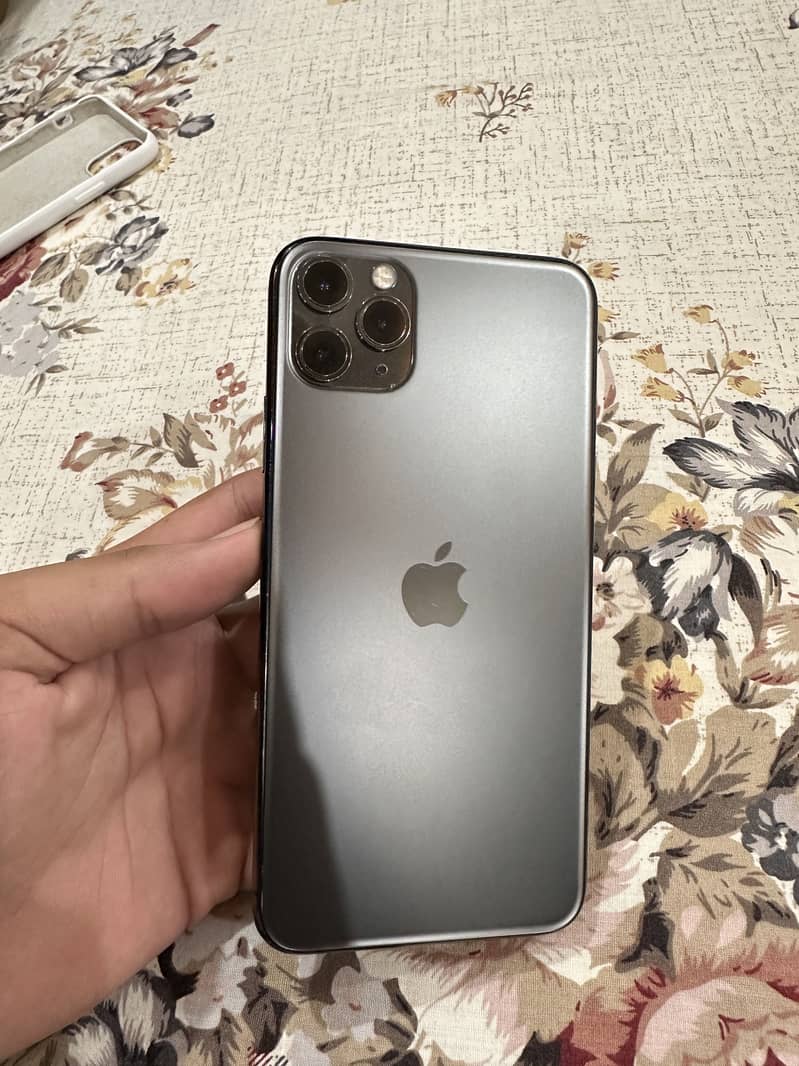 iPhone 11 Pro Max JV 8