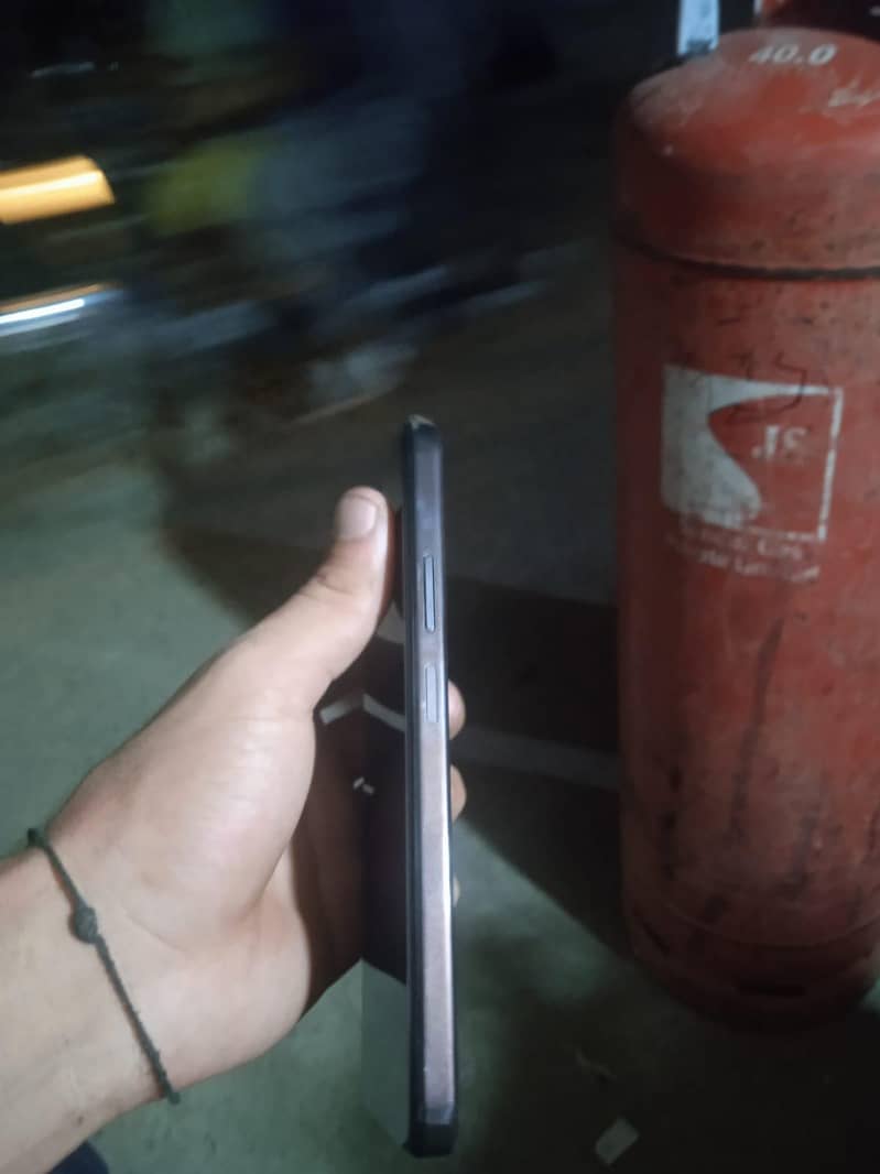 OPPO A6 1