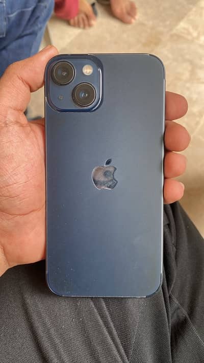 Apple iPhone 13