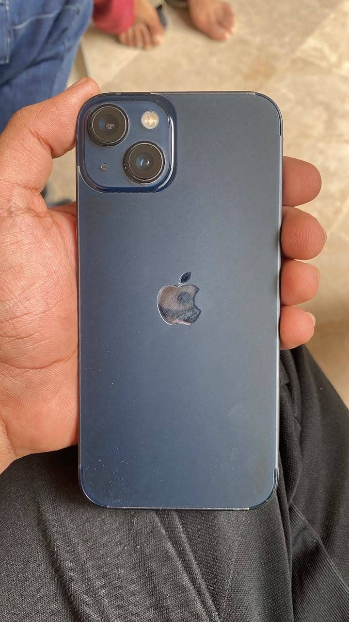 Apple iPhone 13 0