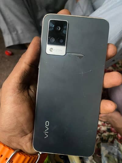 Vivo V21
