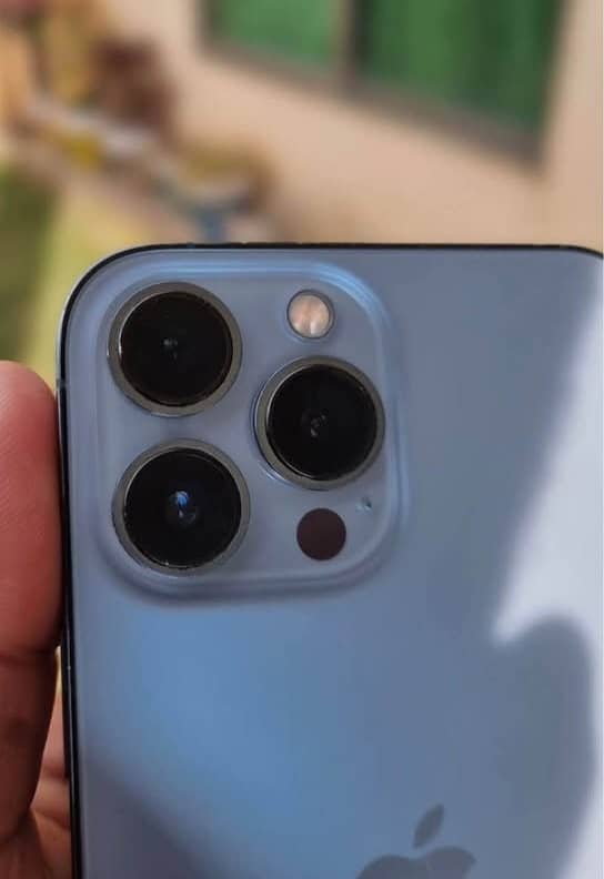Apple iPhone 13 Pro Max 0