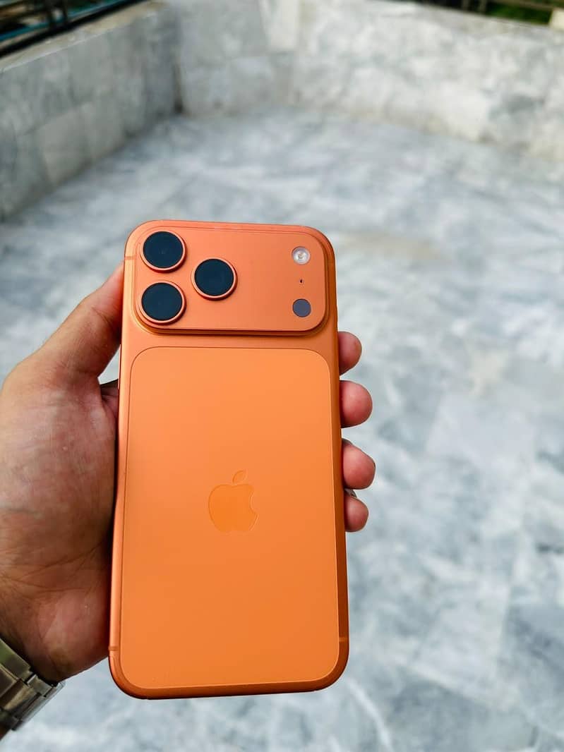 Apple iPhone 17 Pro Max 1