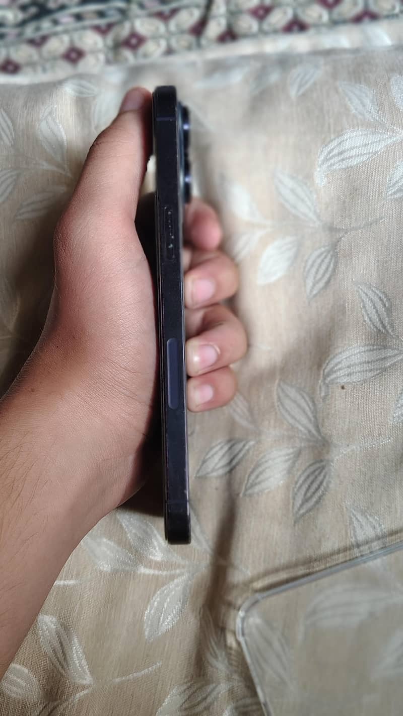 Apple iPhone 14 Pro Max 1