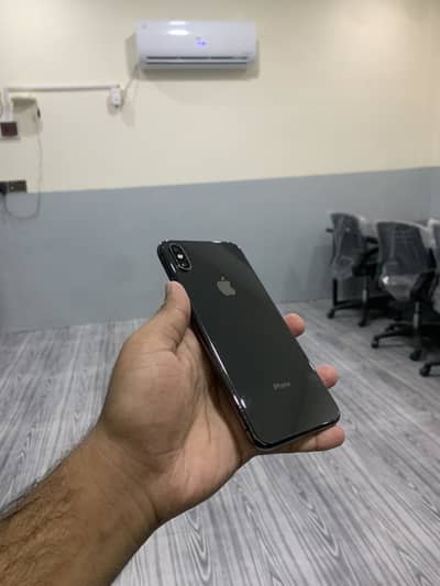 Apple iPhone XS Max - Black - 64 GB